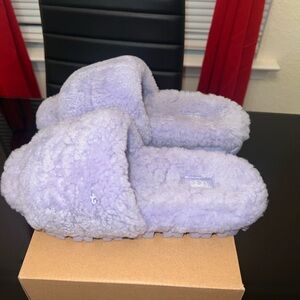 Woman Ugg Cozetta Curly Sandal Size 8